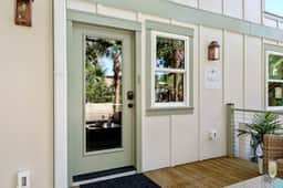 508 E Ashley 1