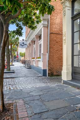 30 Vendue Unit (201)