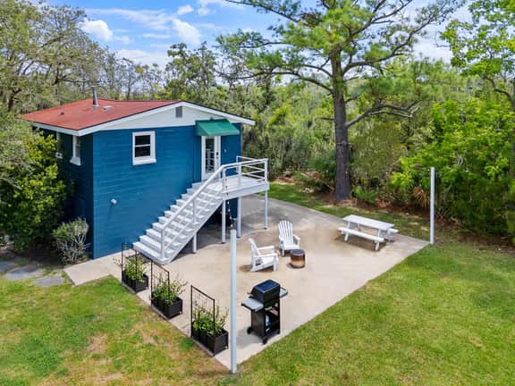 1383 Harbor View