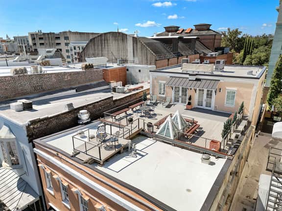 337 King St