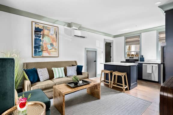 154 E Spring