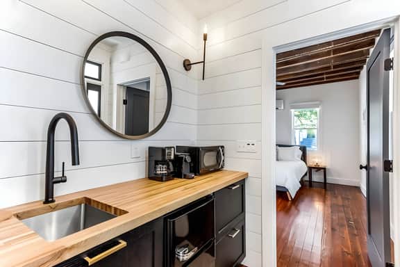 46 Sunset 1BR UP