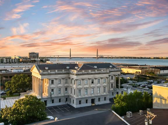 192 East Bay, 300
