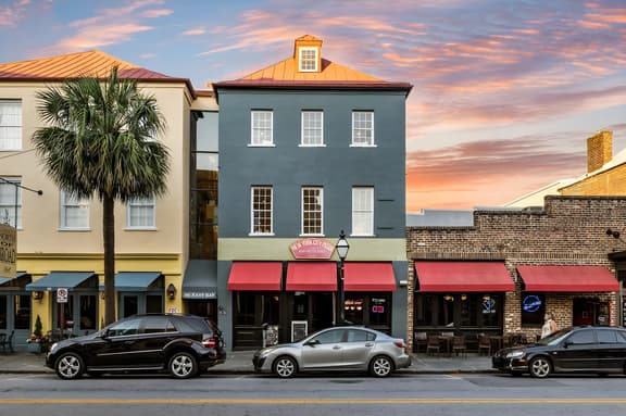 192 East Bay, 300
